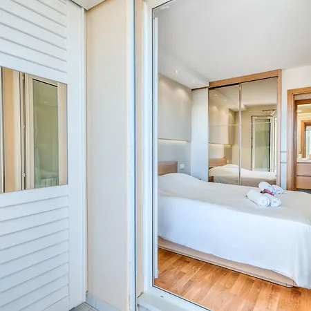 아파트 Sea View With Swimming Pool - Happy
