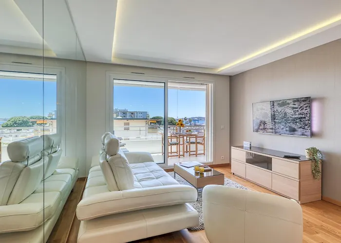 Apartment Port Azur Sea View - Happy *