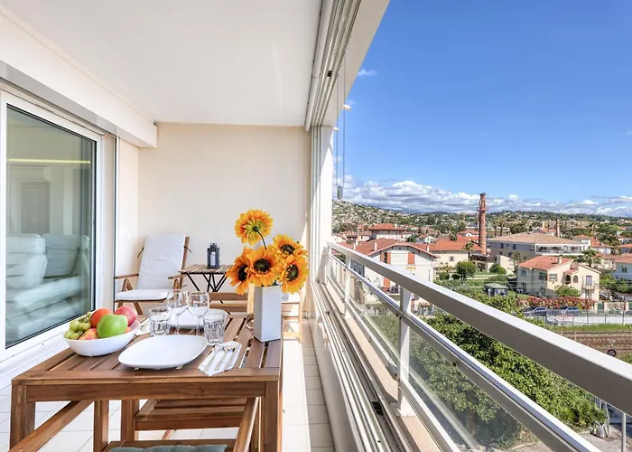 Apartment Port Azur Sea View - Happy