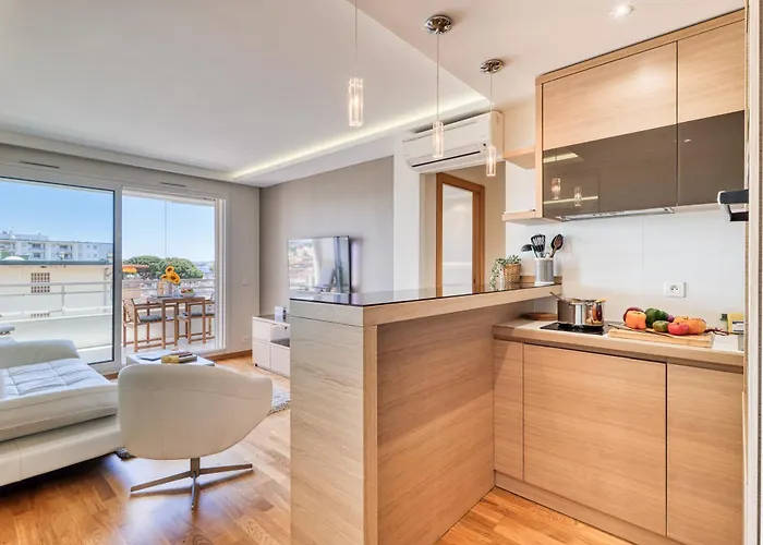 Apartment Port Azur Sea View - Happy *